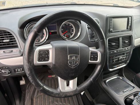 Used 2017 Dodge Grand Caravan GT FWD image 11