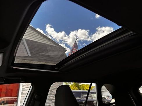 Used 2021 Toyota RAV4 SE w/ Weather & Moonroof Package AWD/4WD image 30