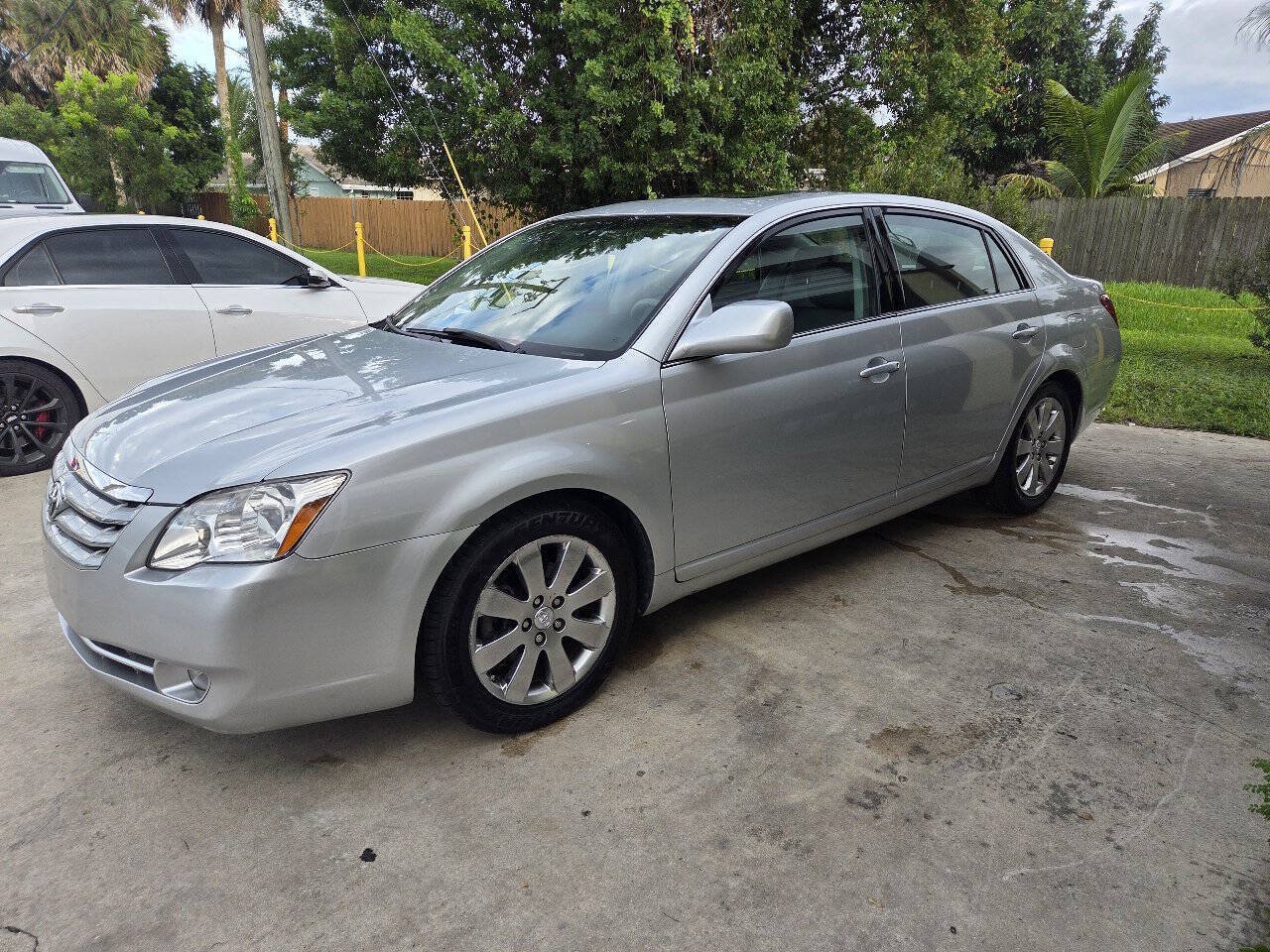 Used 2007 Toyota Avalon XLS FWD image 4