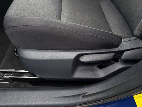 Used 2025 Toyota Camry SE image 11