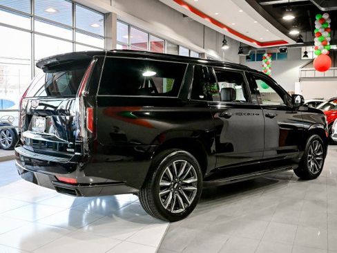 Used 2022 Cadillac Escalade ESV Sport image 5