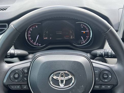 Used 2019 Toyota RAV4 Limited w/ Cold Weather Package FWD image 11