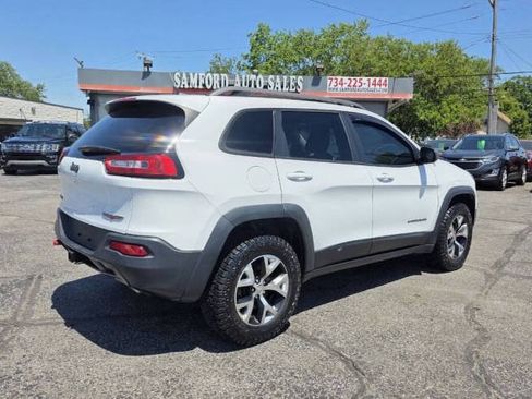 Used 2015 Jeep Cherokee Trailhawk w/ Comfort/Convenience Group AWD/4WD image 7
