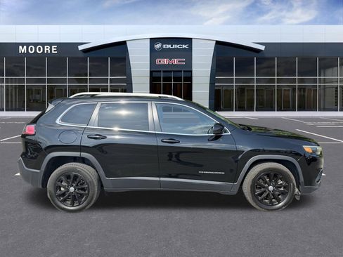 Used 2021 Jeep Cherokee Latitude Plus w/ Sun & Sound Group FWD image 2