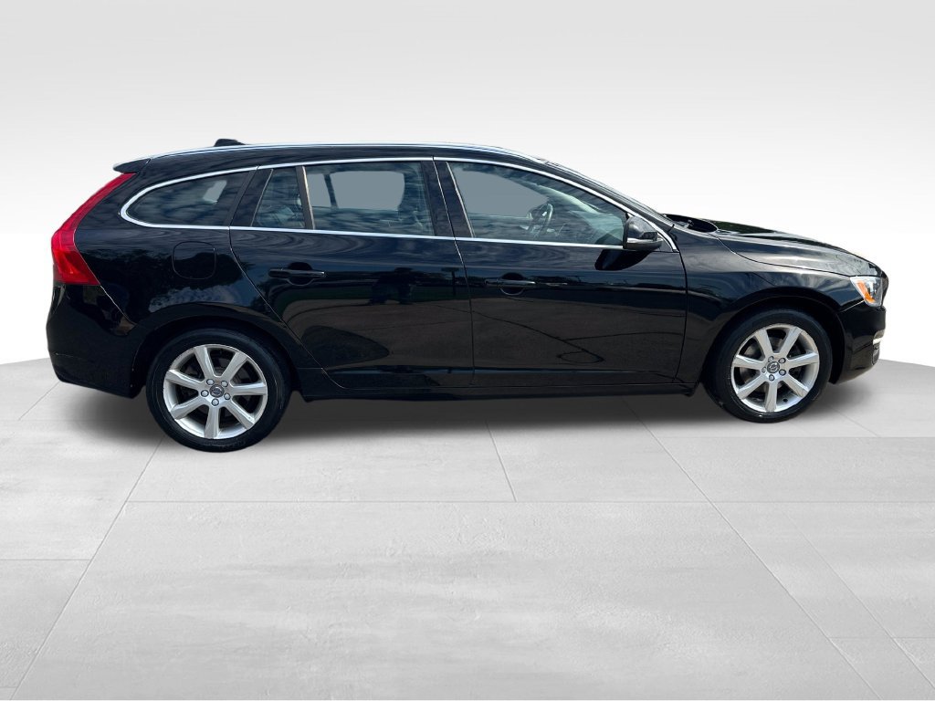 Used 2017 Volvo V60 T5 Premier FWD image 9