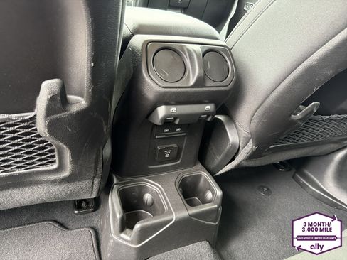 Used 2026 Jeep Gladiator Mojave AWD/4WD image 13