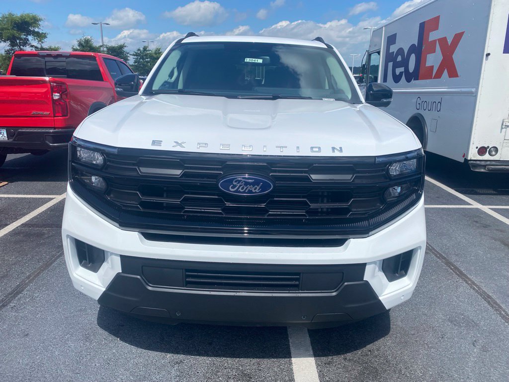 New 2026 Ford Expedition Active AWD/4WD image 2