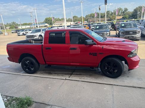 Used 2019 RAM 1500 Express w/ Wheel & Sound Group AWD/4WD image 5