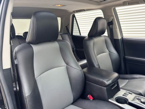 Used 2016 Toyota 4Runner SR5 Premium RWD image 34