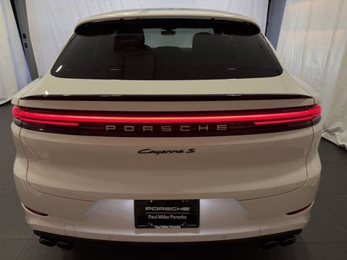 New 2026 Porsche Cayenne S image 8