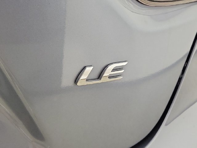 Used 2021 Toyota Corolla LE FWD image 8