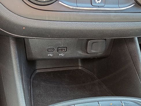 Used 2026 Buick Envista Preferred FWD image 29