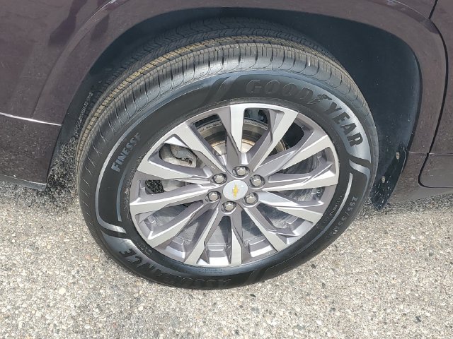 Used 2022 Chevrolet Traverse Premier w/ LPO, Floor Liner Package FWD image 8