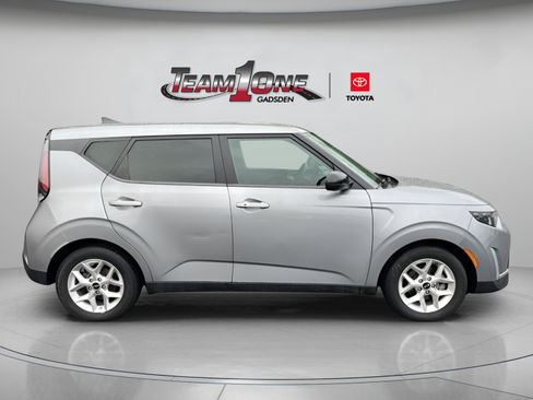 Used 2023 Kia Soul S FWD image 9