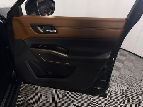 Used 2025 Nissan Pathfinder Platinum w/ Cargo Package AWD/4WD image 31