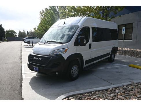 Used 2024 RAM ProMaster 2500 w/ Convenience Group FWD image 10