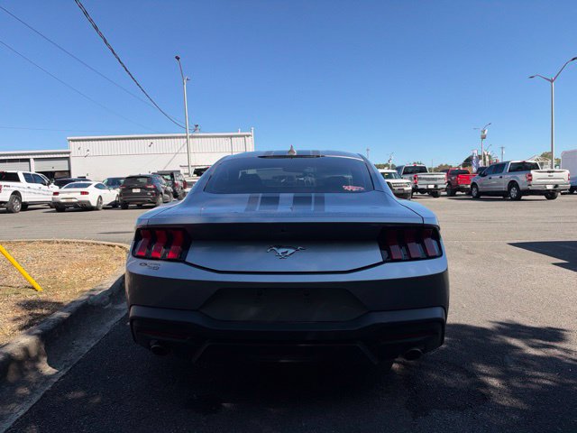 Used 2025 Ford Mustang Coupe RWD image 6