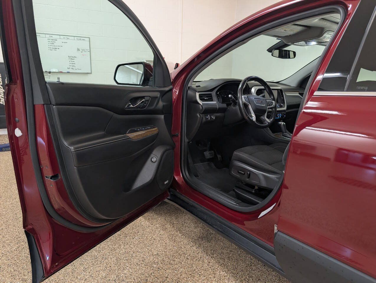 Used 2017 GMC Acadia SLE AWD/4WD image 6