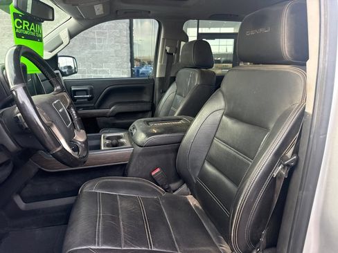 Used 2018 GMC Sierra 1500 Denali w/ Denali Ultimate Package AWD/4WD image 9