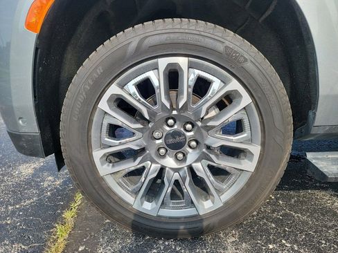 Used 2023 GMC Yukon XL Denali Ultimate image 21