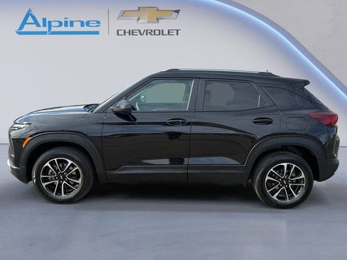 Used 2025 Chevrolet TrailBlazer LT image 2