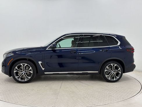 New 2026 BMW X5 xDrive50e w/ Climate Comfort Package AWD/4WD image 2