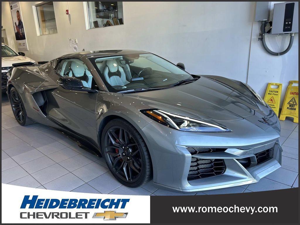 Used 2023 Chevrolet Corvette Z06 w/ Stealth Interior Trim Package RWD image 1