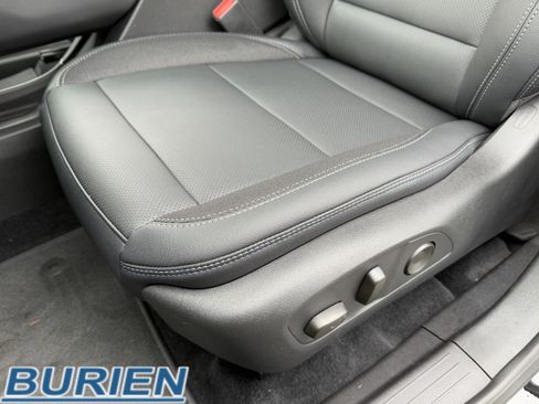 New 2026 Chevrolet Equinox EV LT image 12