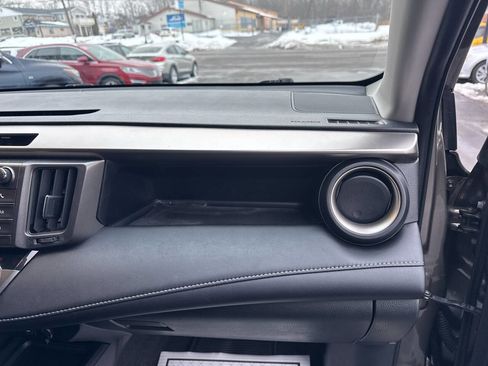 Used 2013 Toyota RAV4 XLE image 29