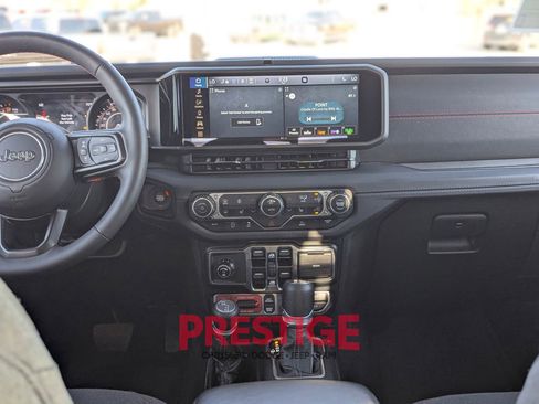 Used 2024 Jeep Gladiator Rubicon w/ Convenience Group image 21