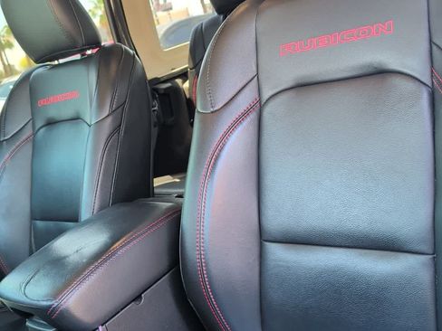 Used 2019 Jeep Wrangler Unlimited Rubicon AWD/4WD image 7