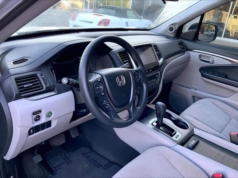 Used 2017 Honda Pilot EX image 17