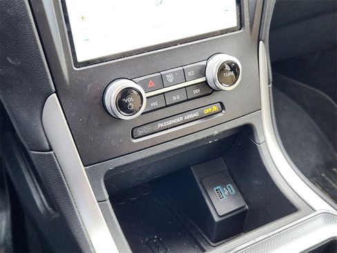 Used 2021 Ford Edge SEL w/ Convenience Package image 21