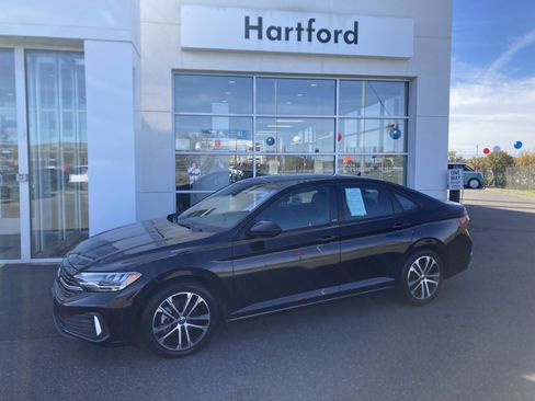 Certified 2023 Volkswagen Jetta Sport image 1