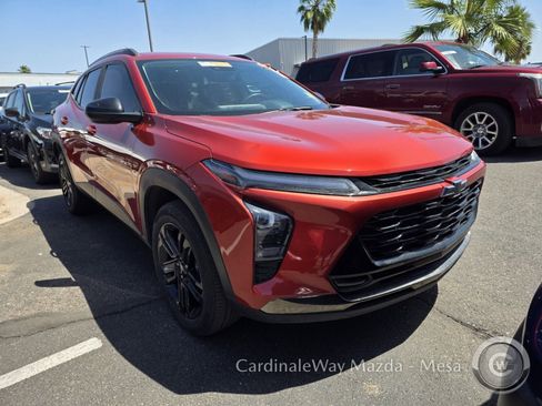 Used 2024 Chevrolet Trax ACTIV w/ Driver Confidence Package image 2