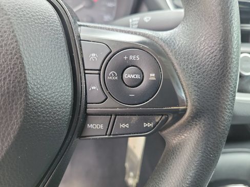 Used 2024 Toyota Corolla LE FWD image 30