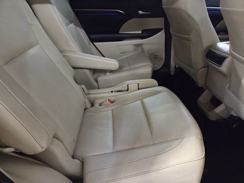 Used 2015 Toyota Highlander Limited AWD/4WD image 20
