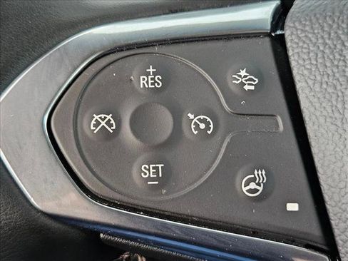 Used 2023 Chevrolet Traverse RS image 17