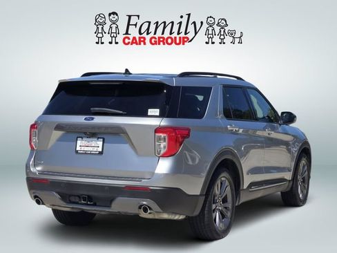 Used 2023 Ford Explorer XLT w/ Equipment Group 202A RWD image 4