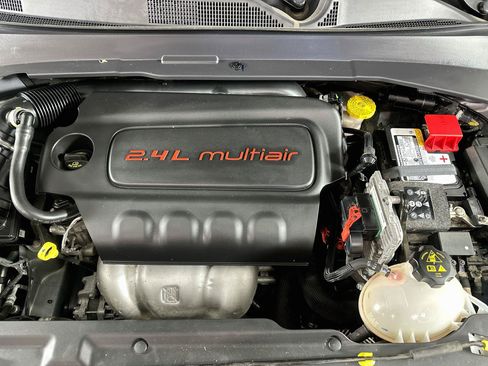 Used 2022 Jeep Compass Latitude w/ Sun and Sound Group AWD/4WD image 32