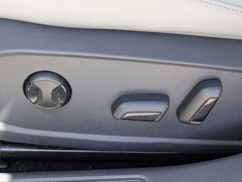 Used 2023 Volkswagen Jetta SE image 19