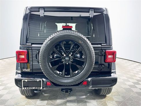 Used 2022 Jeep Wrangler Unlimited Sahara image 4