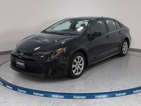 Certified 2025 Toyota Corolla LE FWD image 1