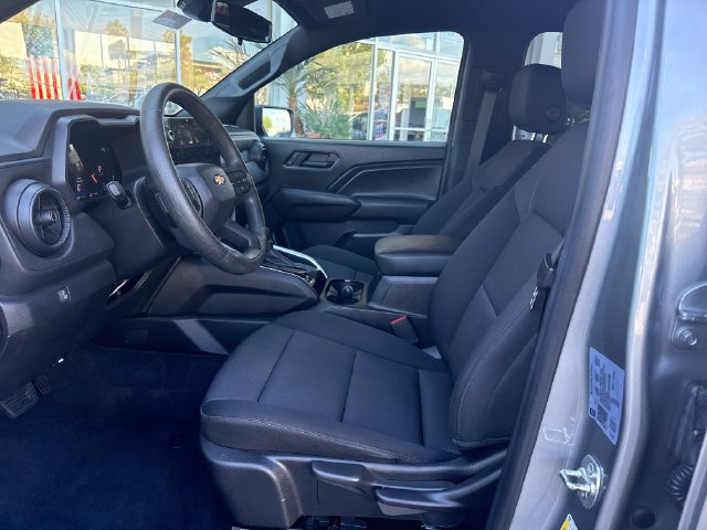 Used 2025 Chevrolet Colorado W/T RWD image 10