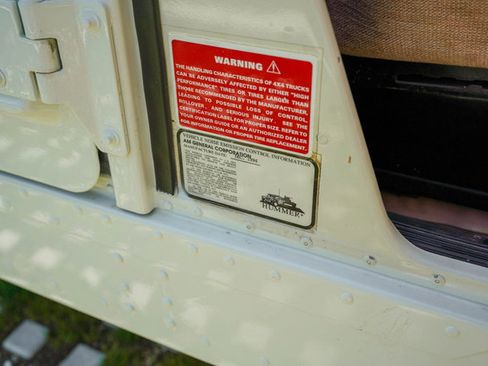 Used 1995 HUMMER H1 4-Door Wagon image 45