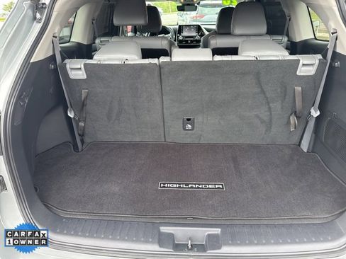 Used 2020 Toyota Highlander XLE image 23