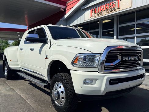 Used 2018 RAM 3500 Laramie Longhorn image 17