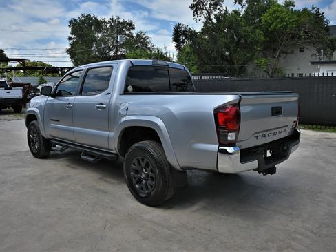Used 2019 Toyota Tacoma SR5 RWD image 3
