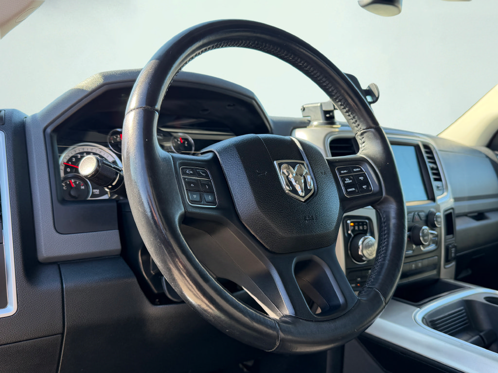 Used 2017 RAM 1500 Classic SLT w/ Luxury Group AWD/4WD image 29
