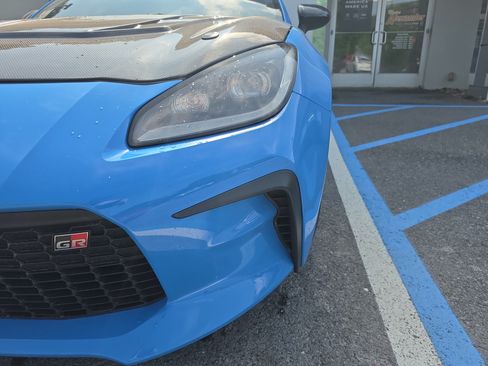 Used 2023 Toyota GR86 Premium RWD image 9